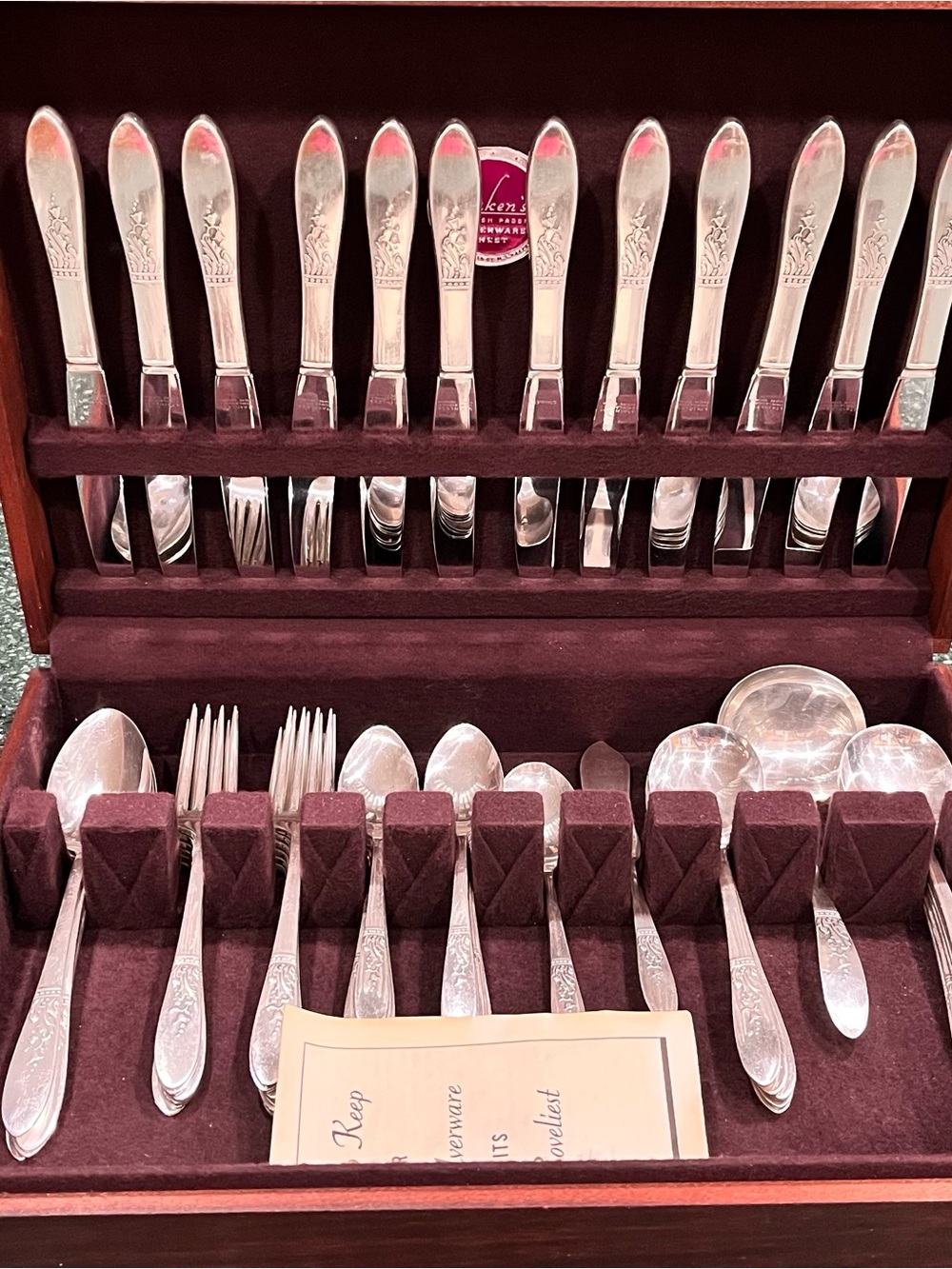 Vintage 1939 Oneida Silverplate Flatware Set + Naken's Storage Chest